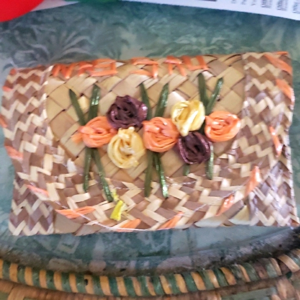 STRAW FLORAL SMALL CLUTCH VINTAGE